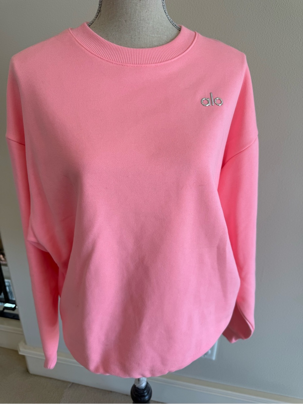 ALO Yoga SOLD OUT Neon Bubblegum Pink Crewneck Sweatshirt